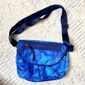 LULULEMON Festival Bag II MTTM Blue Swirl